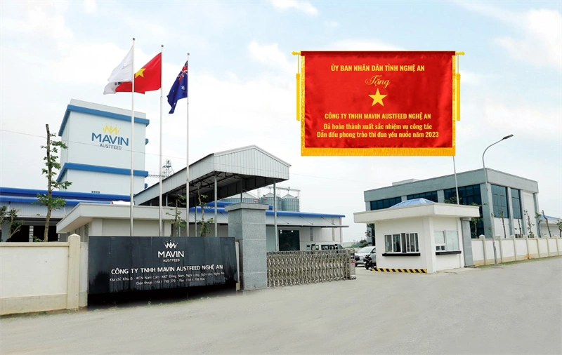 Mavin Austfeed Nghệ An đón nhận Cờ thi đua của UBND tỉnh