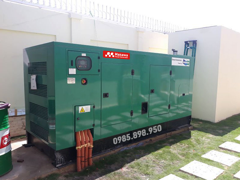 Tiêu hao nhiên liệu của máy phát điện 700kVA là bao nhiêu Tiêu hao nhiên liệu của máy phát điện 700kVA là bao nhiêu