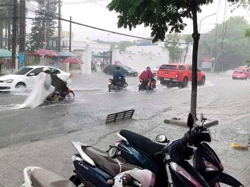 Xử lý tình huống khẩn cấp khi mưa lớn & Ngập lụt - Đảm bảo an toàn điện mùa mưa