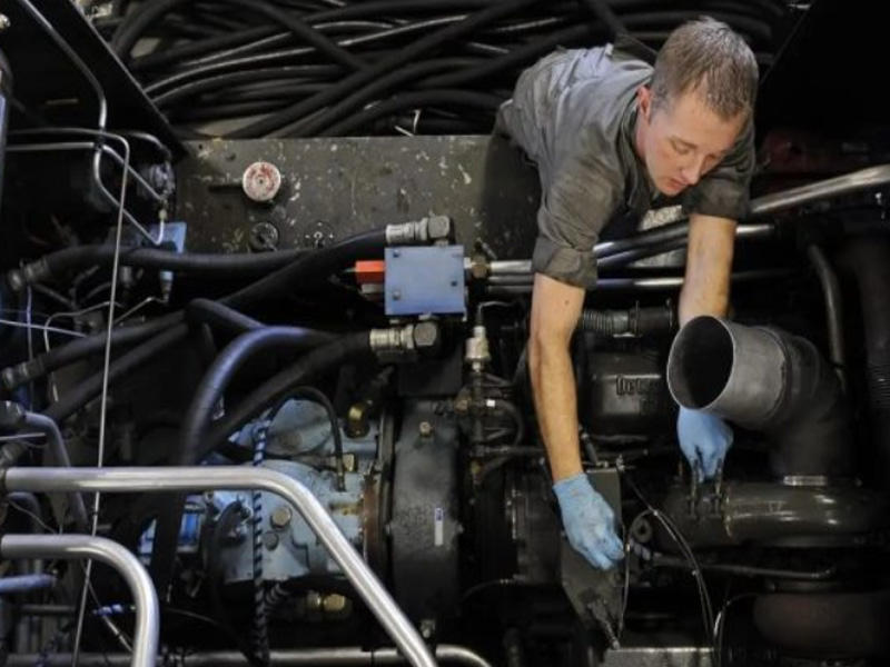 Tuân thủ quy tắc 80% tải và luôn làm việc với kVA tránh rủi ro quá tải máy phát điện